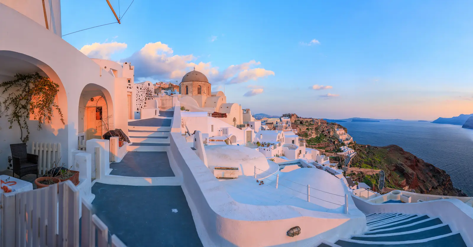 Khám Phá Santorini Hy Lạp: Thiên Đường Biển Đảo Với Hoàng Hôn Tuyệt Đẹp