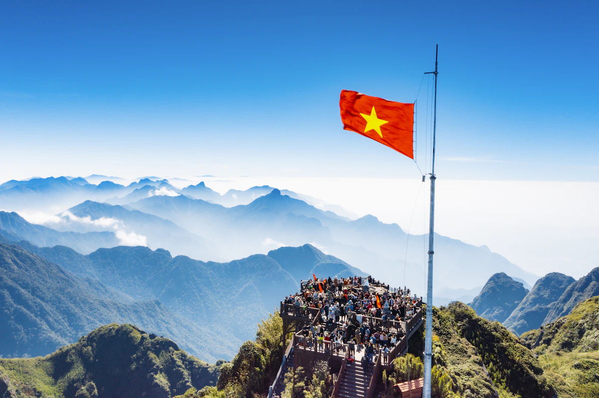 Vé máy bay Sài Gòn Điện Biên giá rẻ: Từ thành phố năng động đến vùng đất lịch sử